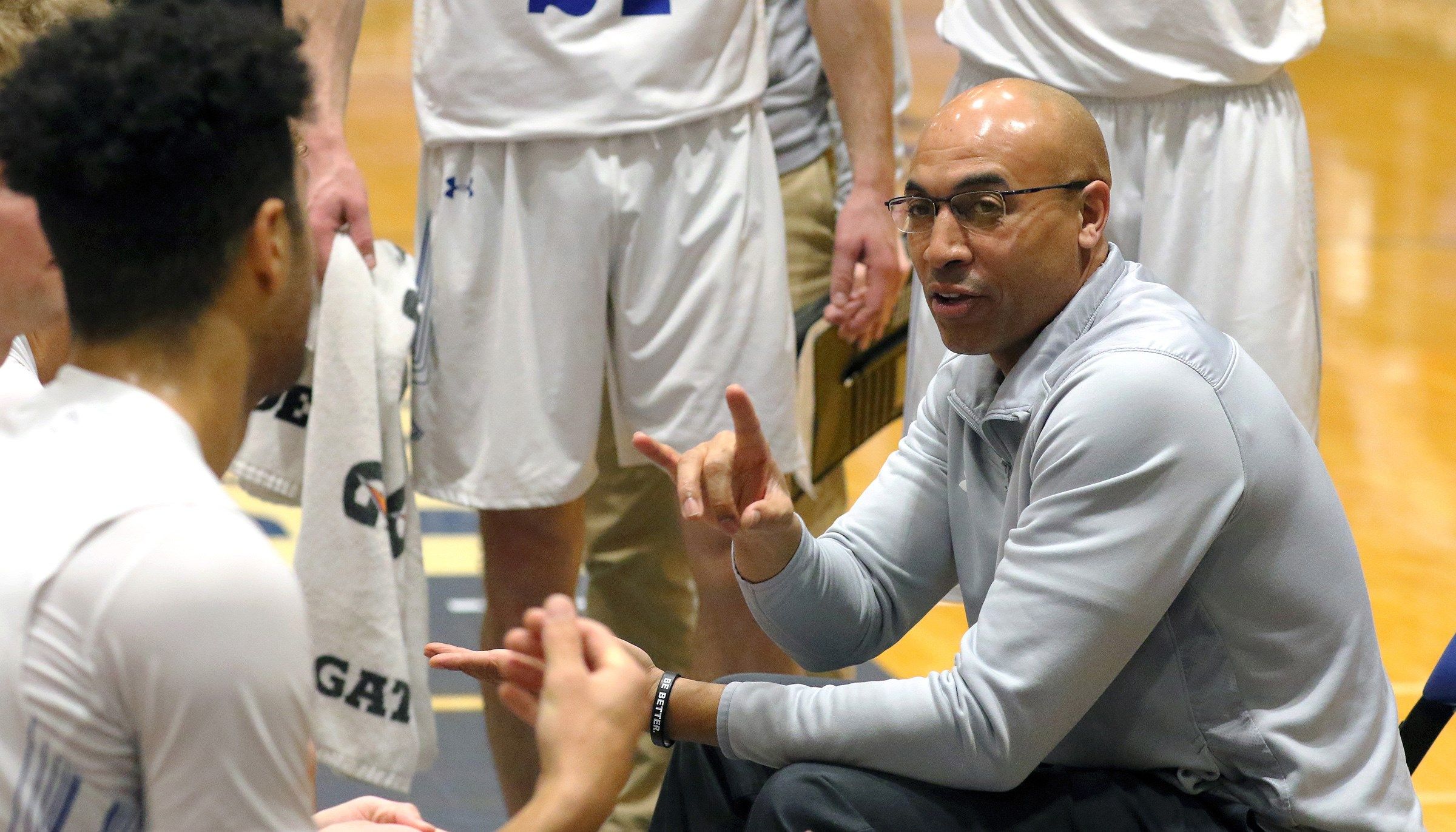 UNK men’s basketball coach Kevin Lofton resigns one game into 19th season