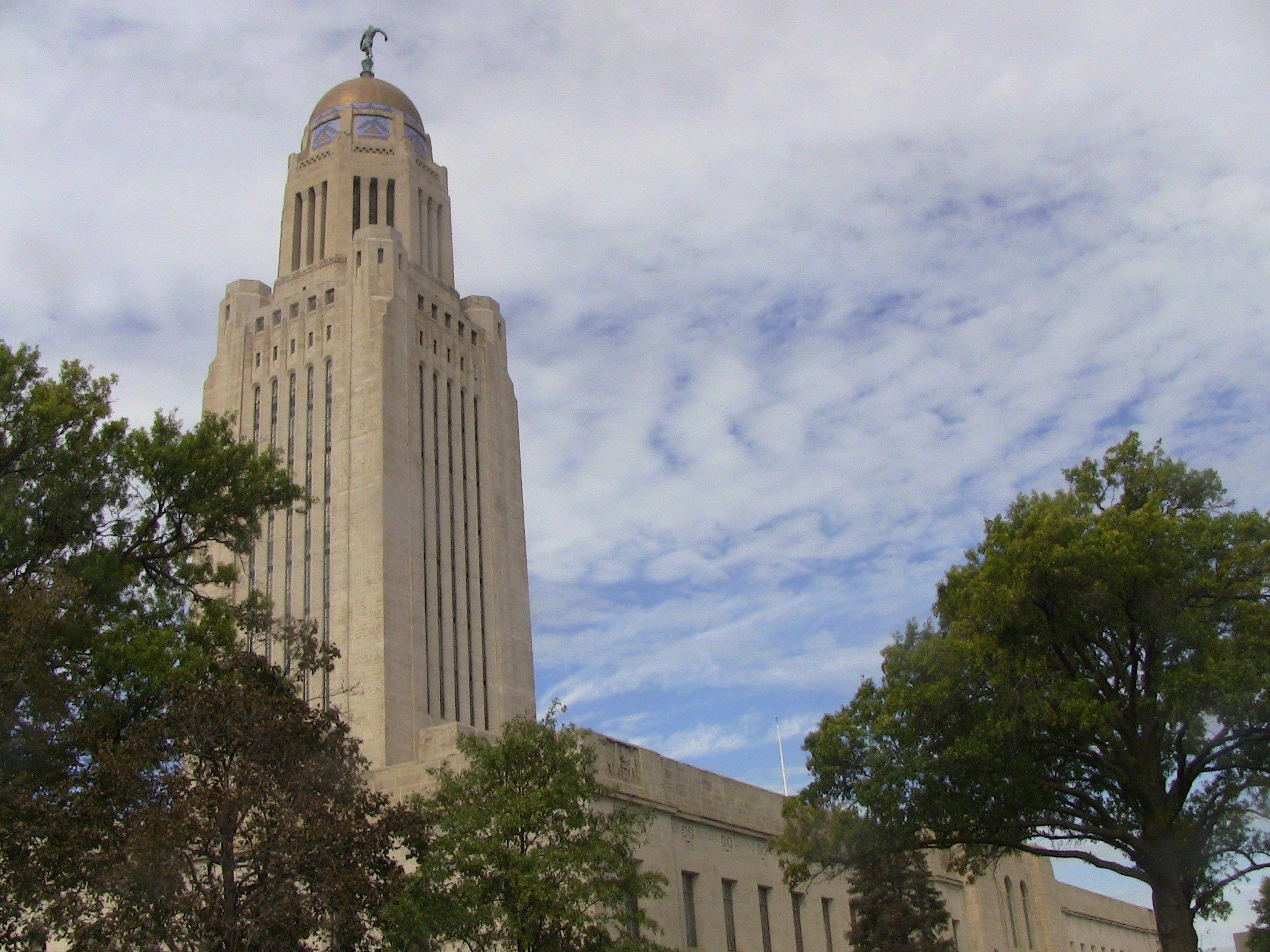 Nebraska legislature fails to override Ricketts’ rent aid veto