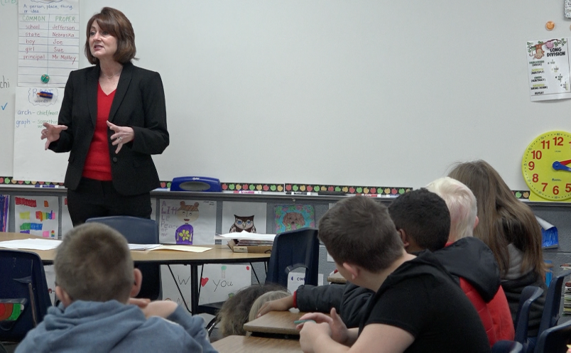 Judge Bauer issues 'family dinner challenge' to Fairbury fourth graders