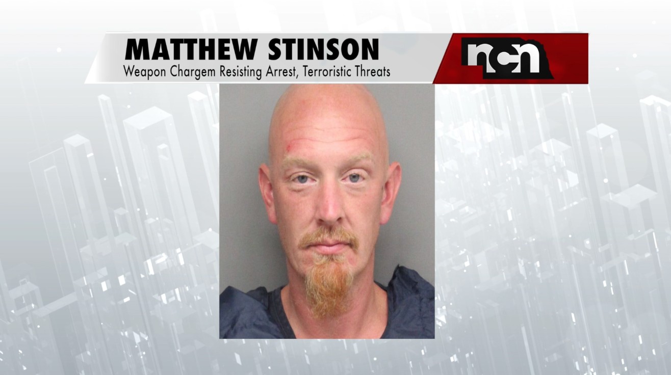 Lincoln man facing charges after threatening hotel staff with knife