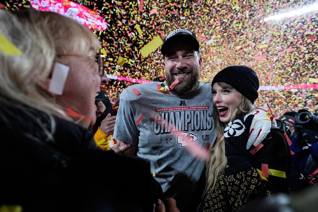 Taylor Swift and Travis Kelce are engaged
